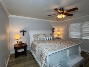 4 bedrooms, iron/ironing board, WiFi, bed sheets