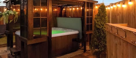 Baignoire à remous extérieure