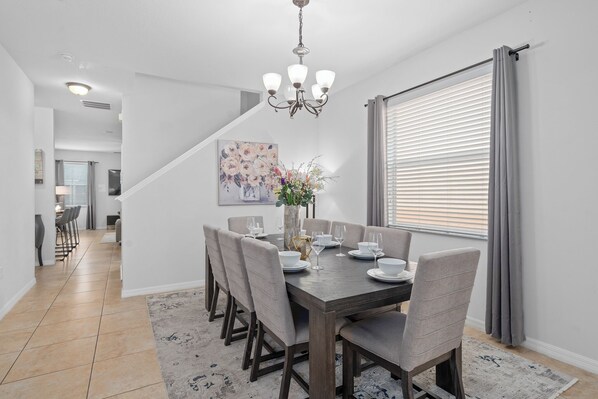Dining Area with seating for 8