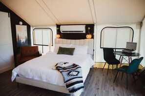 1 quarto, escrivaninha, Wi-Fi, roupa de cama