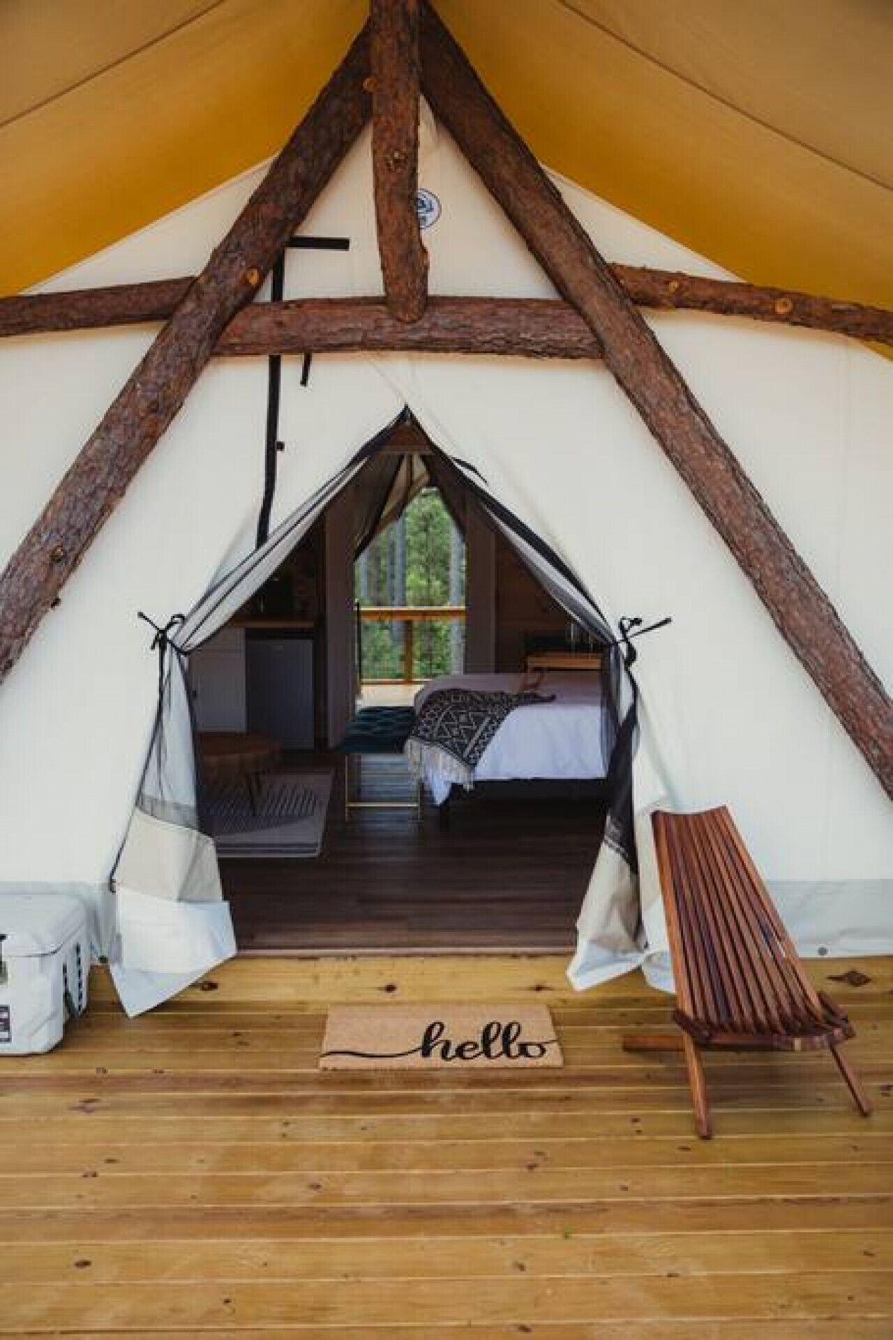 1 bedroom, desk, WiFi, bed sheets