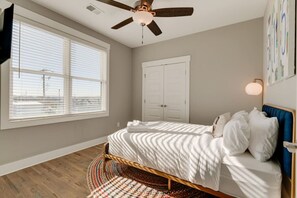Desk, iron/ironing board, travel cot, WiFi - Nations Sky Retreat 2BR | Private Rooftop Views (Nashville)