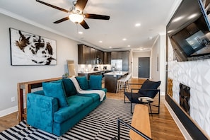 TV - Nations Sky Retreat 2BR | Private Rooftop Views (Nashville)