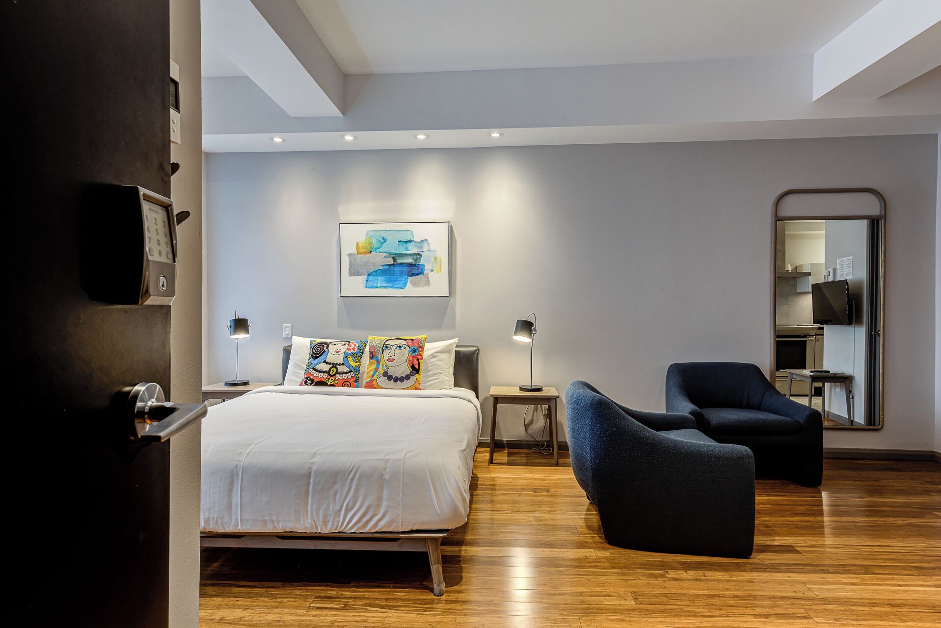 Estudio, 1 cama Queen size, cocina (C10) | Decoración personalizada y muebles diferentes 