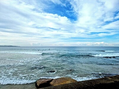 Relax in a cozy house,BBQ,10 mins from the beaches