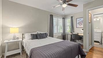 3 bedrooms, desk, travel crib, WiFi