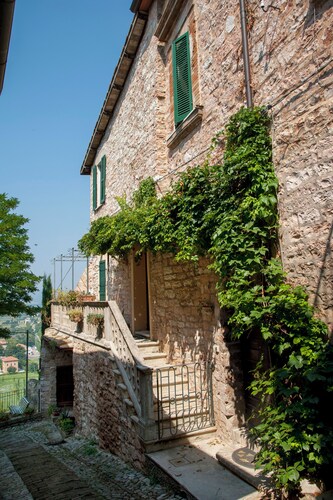 Charming villa in picturesque Spello with Garden Views