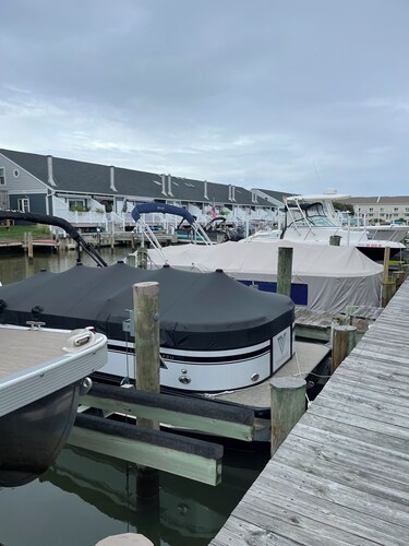 Sun and Fun- 2-BR Bayside condo short walk to beach, boardwalk, dining