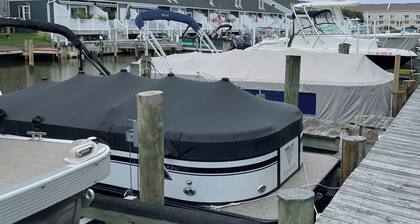 Sun and Fun- 2-BR Bayside condo short walk to beach, boardwalk, dining