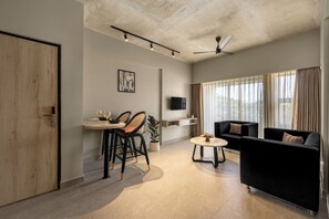 디지털 채널 시청이 가능한 32인치 스마트 TV, 넷플릭스, 스트리밍 서비스