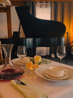 Restaurant - Hotel Wolfe Island (Wolfe Island)