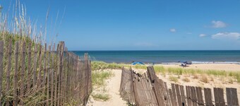 Crow's Nest: 6 Bedroom 1930's OBX Historic Cottage, Oceanfront, Pet Friendly!