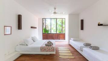 Deluxe House, Patio, Garden View | 5 bilik tidur, seterika/papan seterika