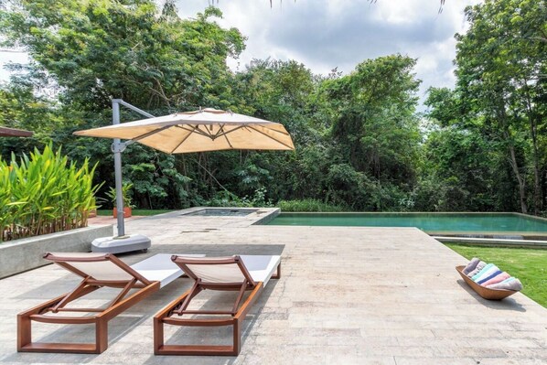 Nhà Deluxe, sân hiên, quang cảnh vườn | Hiên