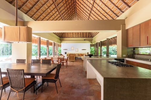 Deluxe House, Patio, Garden View | Living area