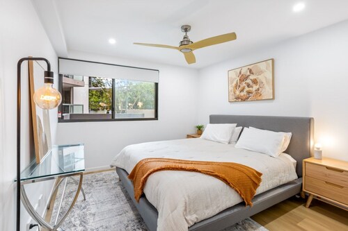 Modern, spacious, perfect location