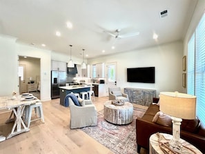 Smart TV - Golding Station - 3 King Suites + Screened Porch! (Oxford)
