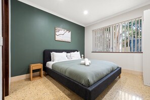 3 bedrooms, iron/ironing board, Internet - River Tree Chalet |Home by the River (Margaret River)