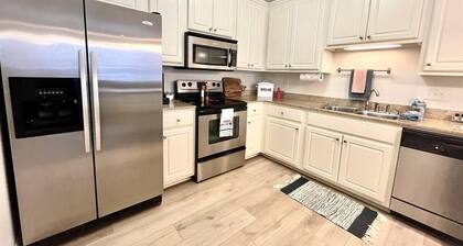 Walk to Campus! Close to The Square!