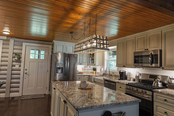 Køleskab, mikrobølgeovn, ovn, kogeplade