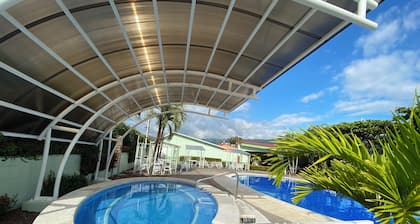 5 minute to the Center of town Condo - secure, large pool!