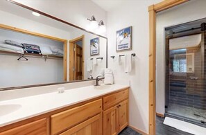 Hair dryer, towels, soap, shampoo - Updated Tahoma Chalet w/ Hot Tub! (Tahoma)