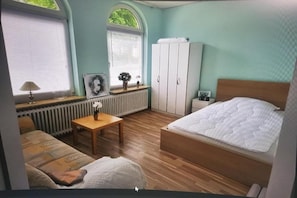 3 habitaciones, tabla de planchar con plancha y wifi gratis 