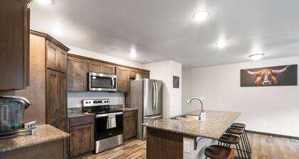 Cozy 3-bedroom townhome in charming Belgrade with WiFi
