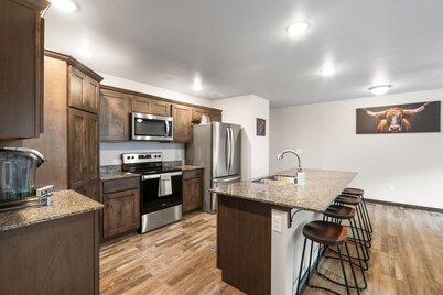 Cozy 3-bedroom townhome in charming Belgrade with WiFi