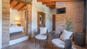 4 habitaciones, tabla de planchar con plancha, cuna de viaje y wifi 
