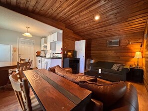 Smart TV - Mara Spring Lodges - Lodge 1 (Mara)