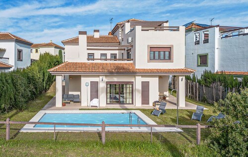 Nice home in Guillena with WiFi