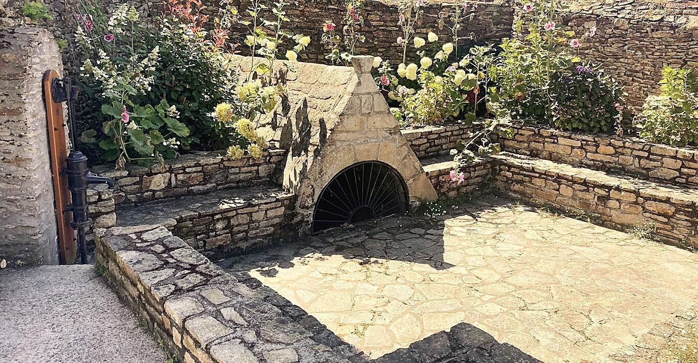 المنطقة المحيطة بالمنشأة