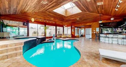 Pool, Beaches, OWA, Dining, and More | Palmaway