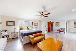 6 habitaciones, tabla de planchar con plancha, wifi y ropa de cama 