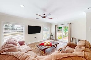 TV, fireplace, offices