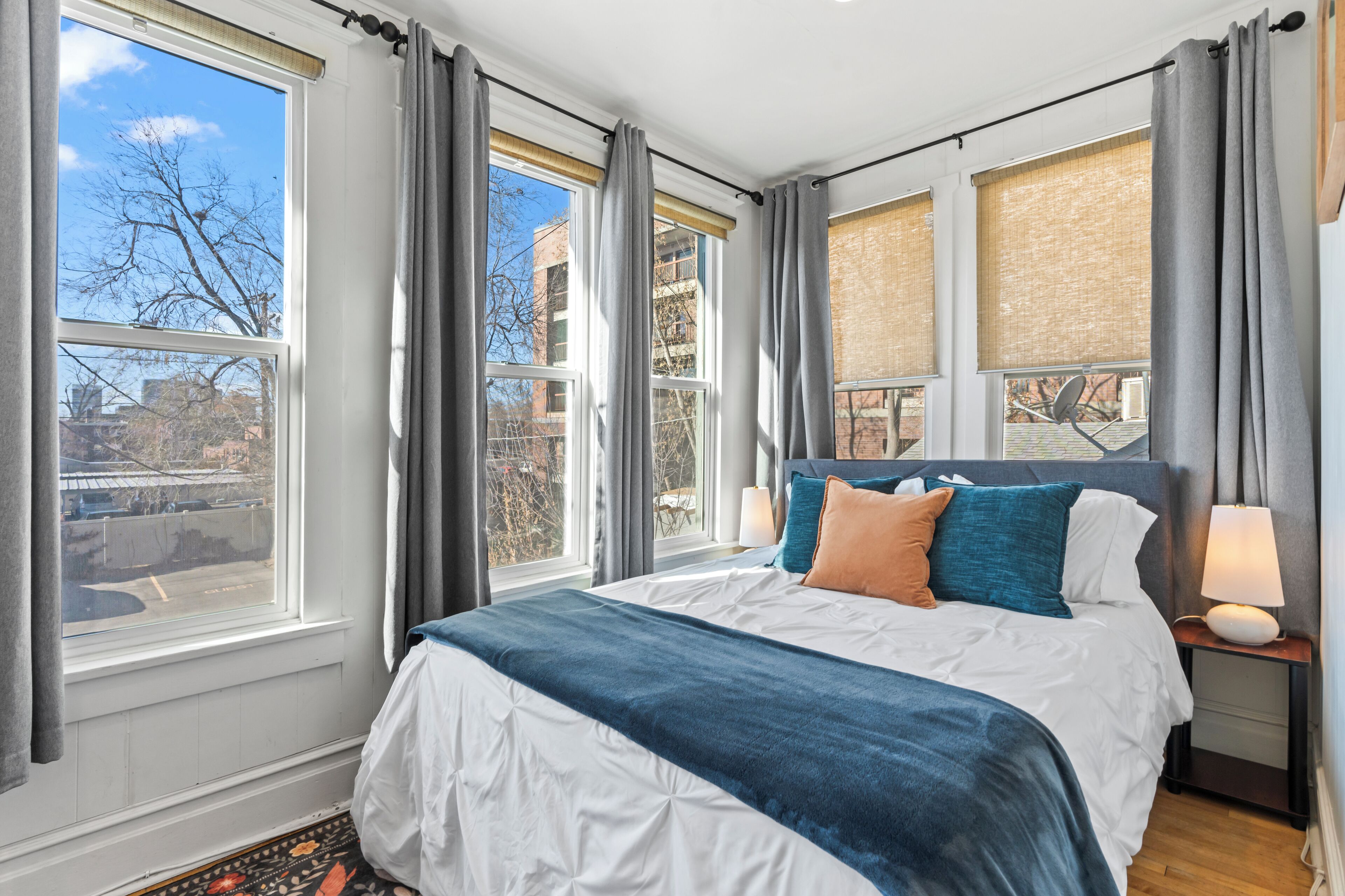 2 bedrooms, desk, iron/ironing board, travel crib