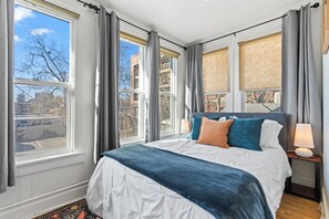 2 bedrooms, desk, iron/ironing board, travel cot - Top-Floor of 2-Story - Downtown area of SLC & Close to the University of Utah. (Salt Lake City)