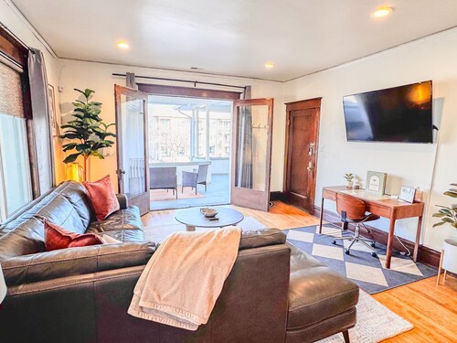 Top-Floor of 2-Story - Downtown area of SLC & Close to the University of Utah.