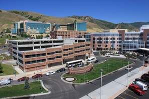Exterior - Top-Floor of 2-Story - Downtown area of SLC & Close to the University of Utah. (Salt Lake City)