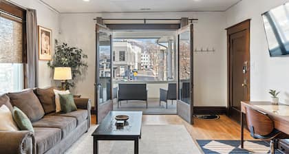 Top-Floor of 2-Story - Downtown area of SLC & Close to the University of Utah.