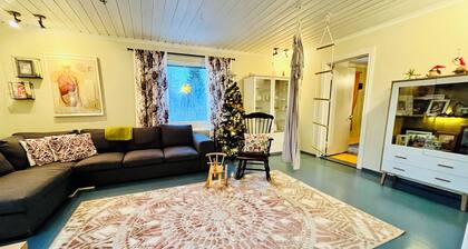 Playful villa for friends & families - near the city centre and fast way to SCV