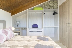 2 chambres, fer et planche à repasser, Wi-Fi gratuit, draps fournis