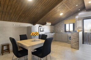 Dining - Holiday Home 'Ro' with Private Pool, Wi-Fi and Air Conditioning (Conil de la Frontera)