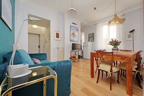 TV - Olimpia - Rome, Monteverde, characteristic apartment for 4 (Roma)