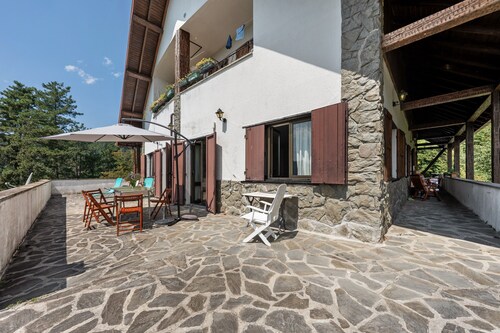 Appartement 'Alta Via Ligure - La Squazza' avec Vue Montagne, Terrasse Privée et Wi-Fi
