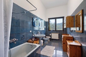 Dutxa, assecador de cabells i tovalloles 