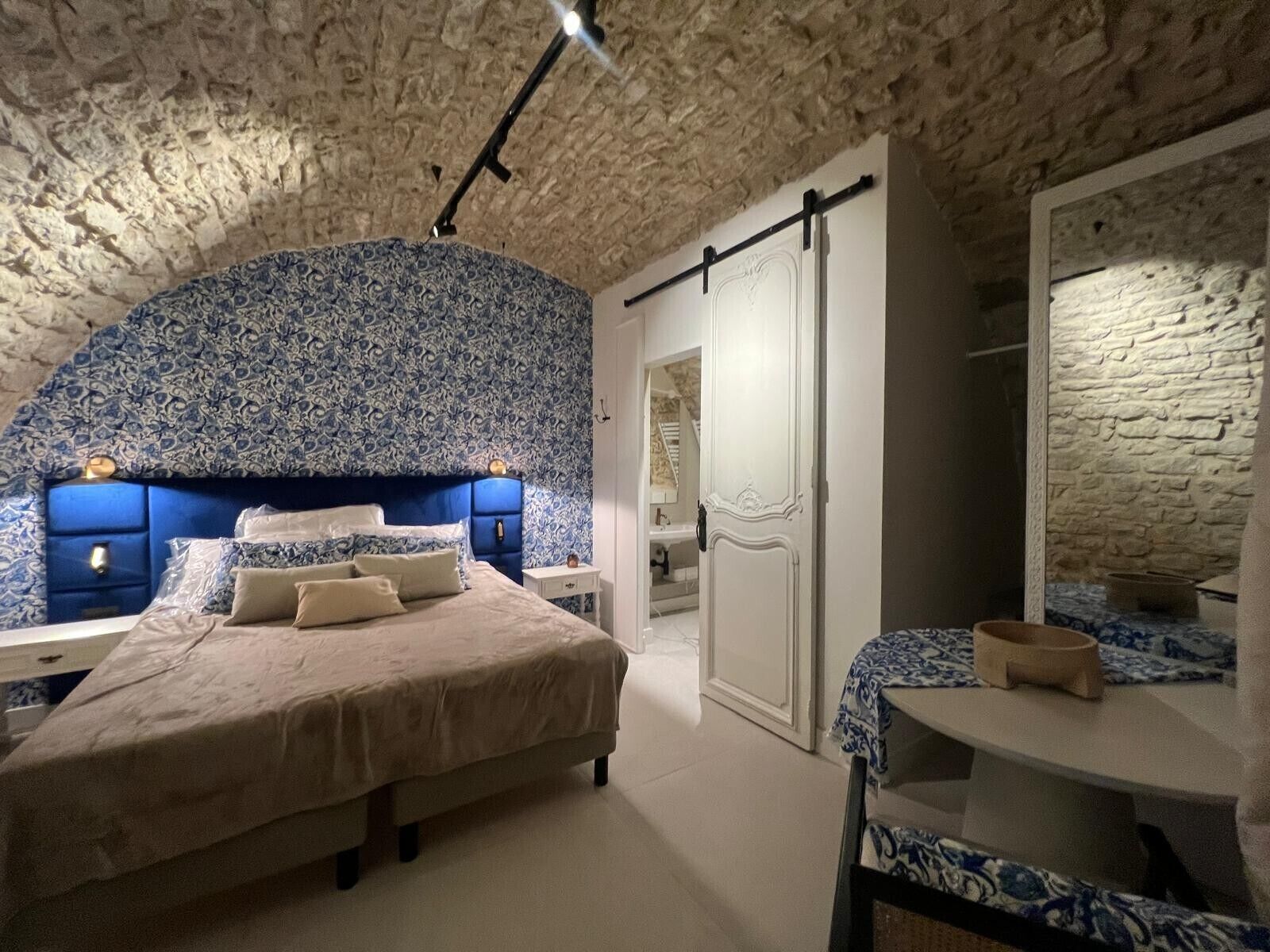 1 chambre, accès au Wi-Fi (inclus), literie fournie