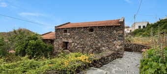 Appartamento 'Higuera Morales' con vista sulle montagne e terrazza privata