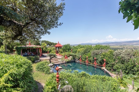 Pool. Country House 'Maravilloso Jardin Oriental' with Mountain View, Wi-Fi and Air Conditioning
